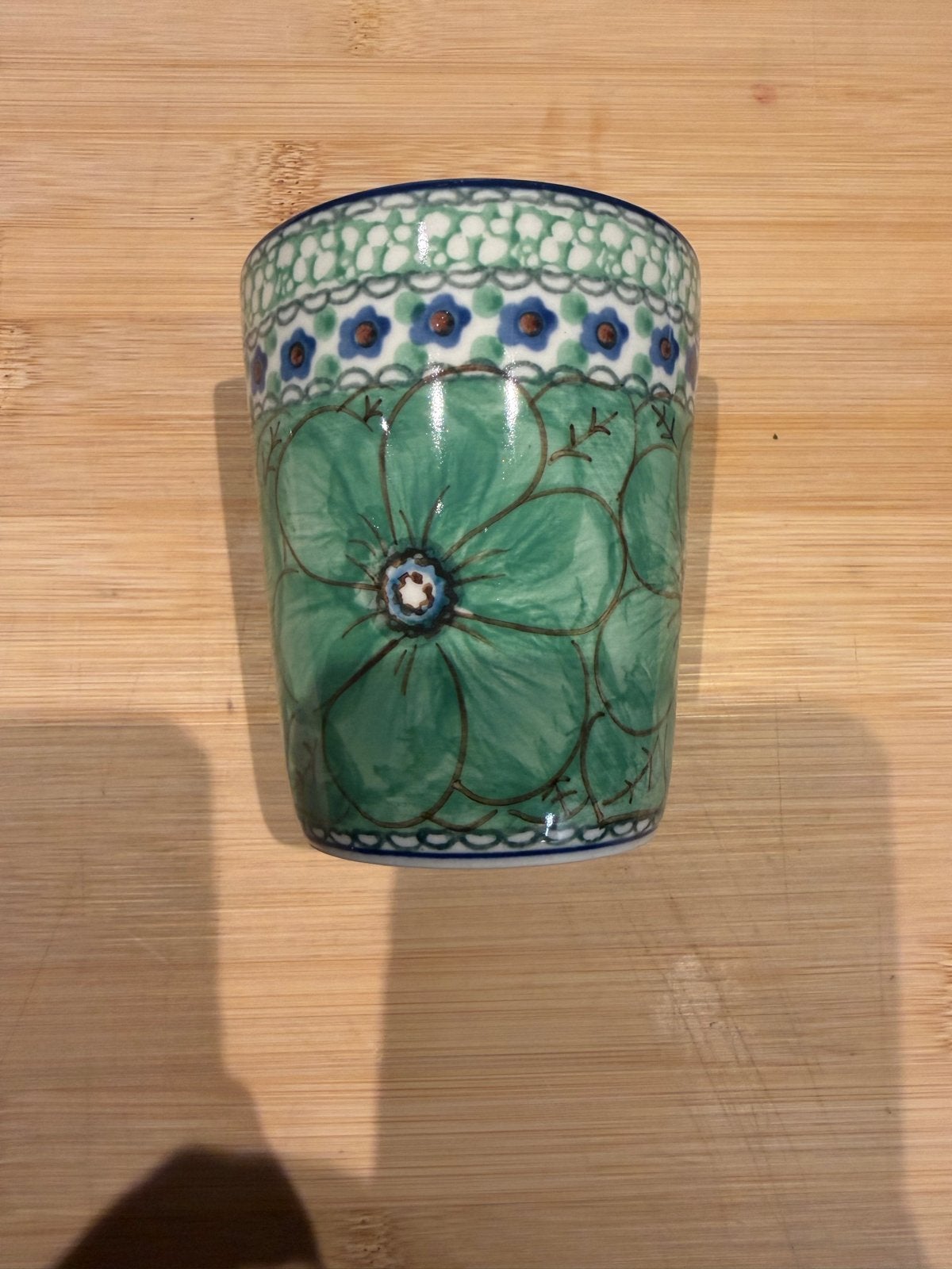 UNIKAT Bunzlau Castle koffiemokje met groen bloemmotief, Ophalen of Verzenden