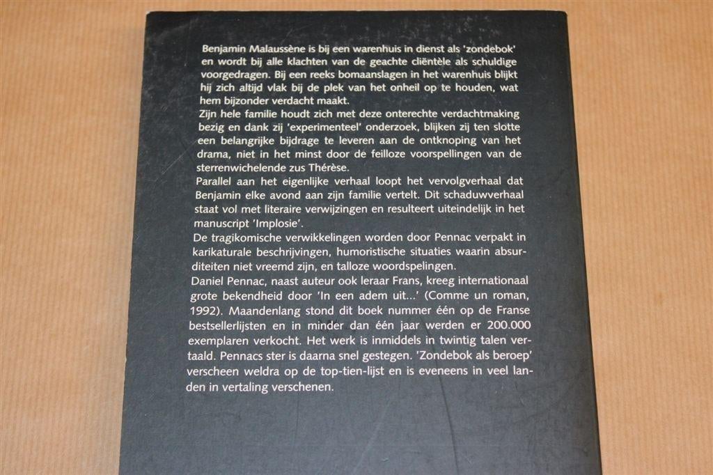 Zondebok als Beroep — Pennac — 1994 — Tragikomisch, Ophalen of Verzenden, Gelezen