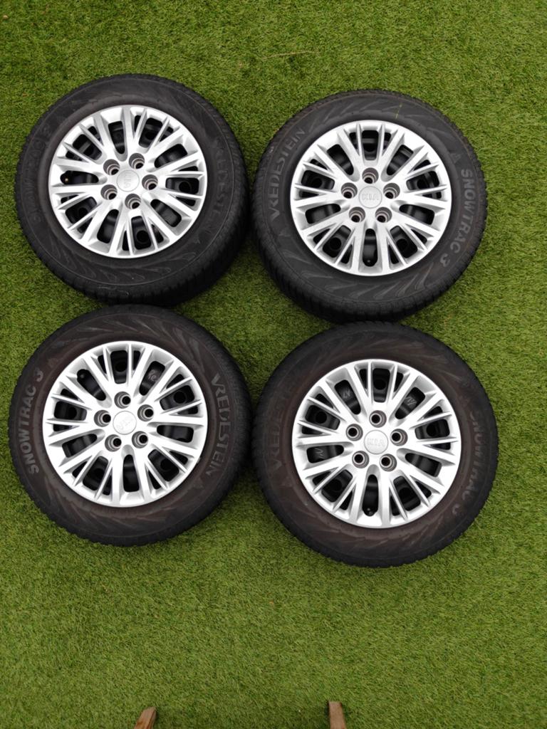 4 WINTERBANDEN mèt velg, Auto diversen, Wieldoppen, Ophalen