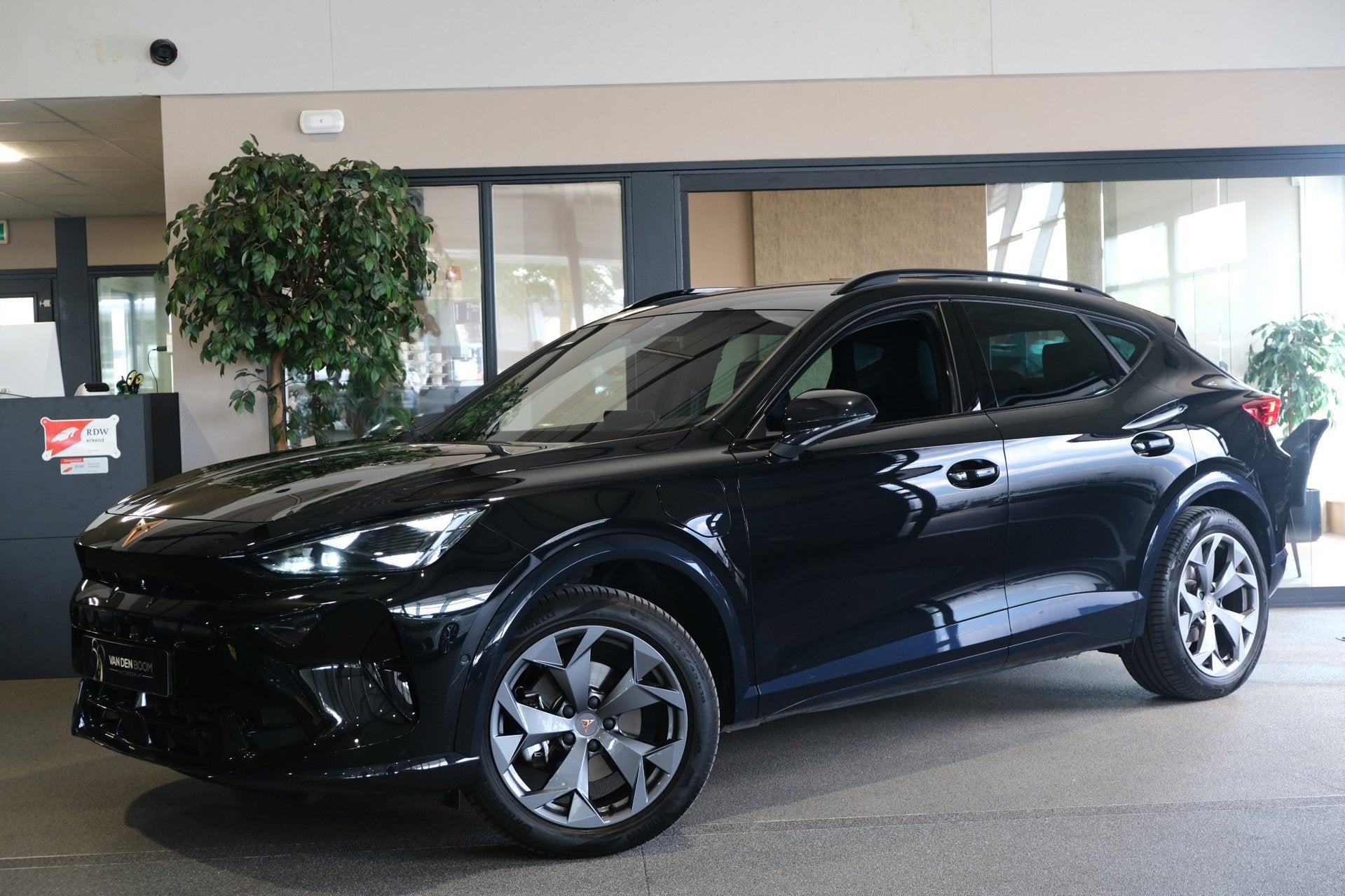 CUPRA Formentor 1.5 TSI e-Hybrid 204PK Facelift 360camera Na, Auto's, Dealer onderhouden, Zwart, 4 cilinders, Formentor