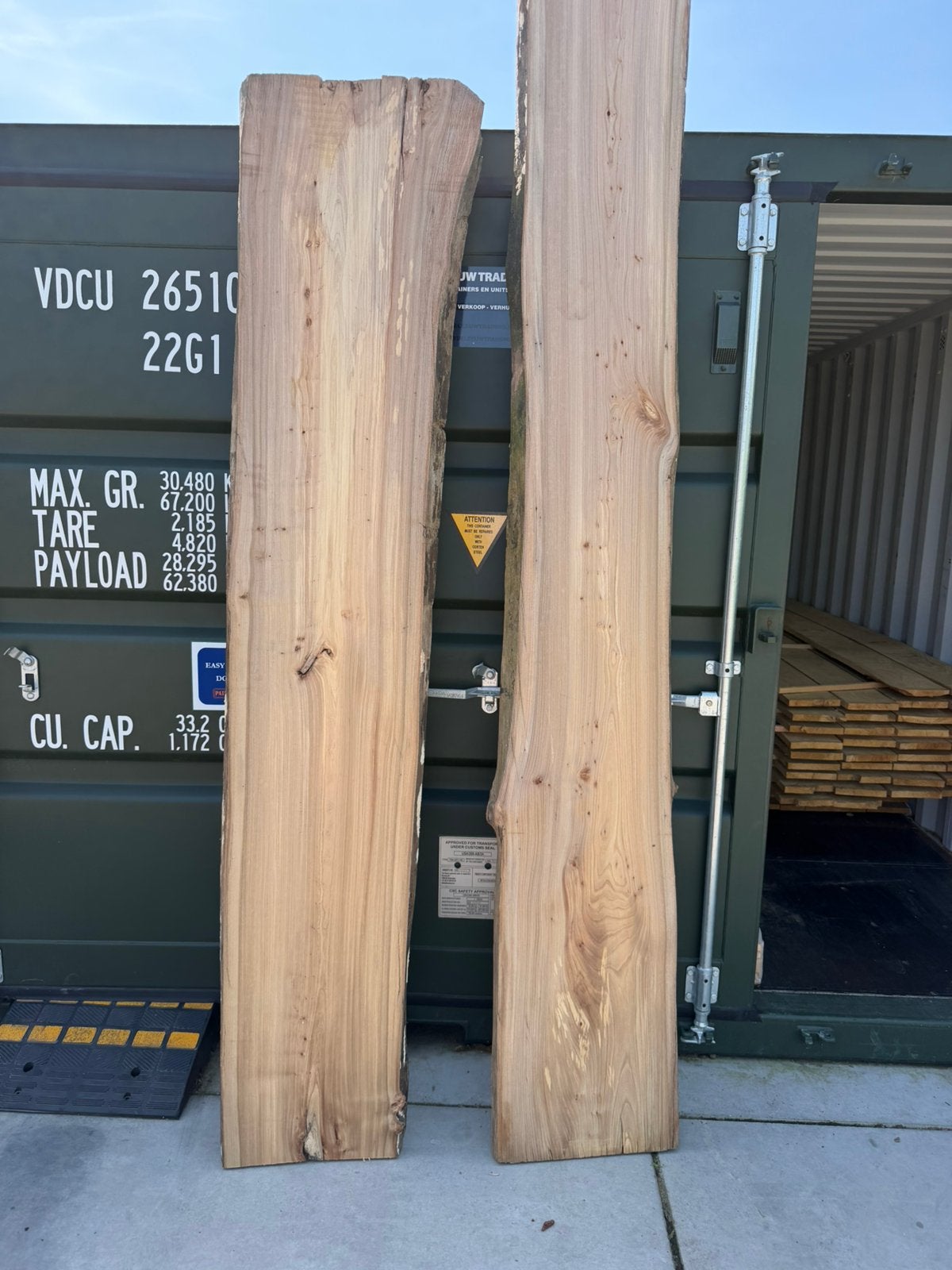 2 gedroogde geschaafde iepen boomstambladen voor 400 euro, Ophalen, Zo goed als nieuw, 250 cm of meer, Planken