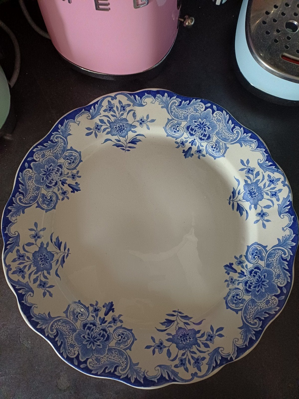 Grote ronde gave Schaal van B.F.K. Dordrecht blauw, Antiek en Kunst, Verzenden