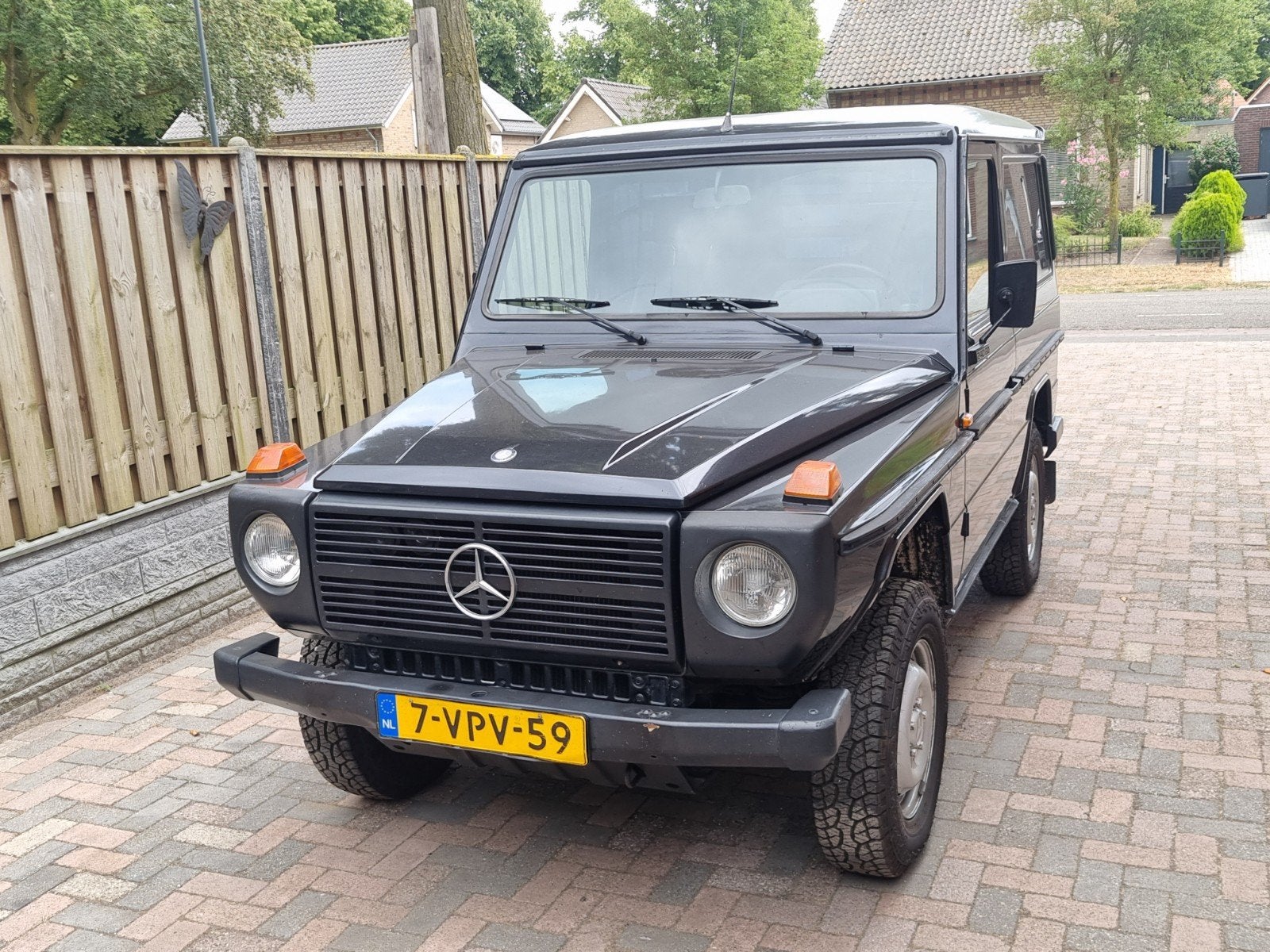 Mercedes-Benz 240GD 1983, Auto's, Zwart, Vierwielaandrijving, Geïmporteerd, Te koop