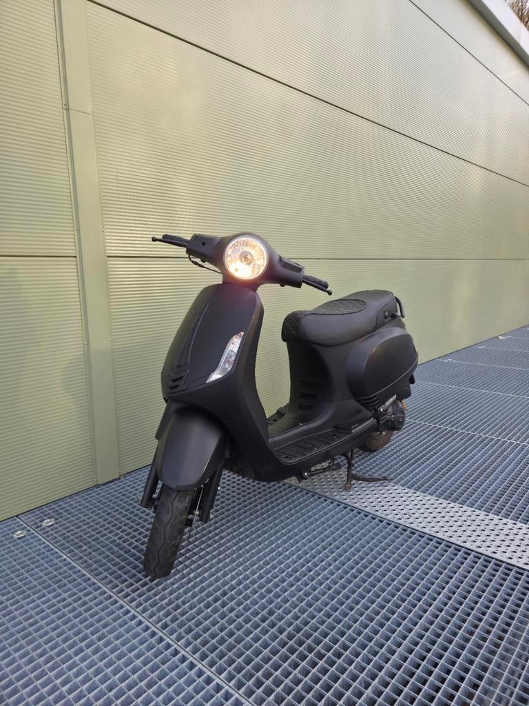 Zeer nette Iva Luxe | 2019 | Blauw Kenteken, Fietsen en Brommers, Snorfietsen en Snorscooters, Ophalen, Benzine