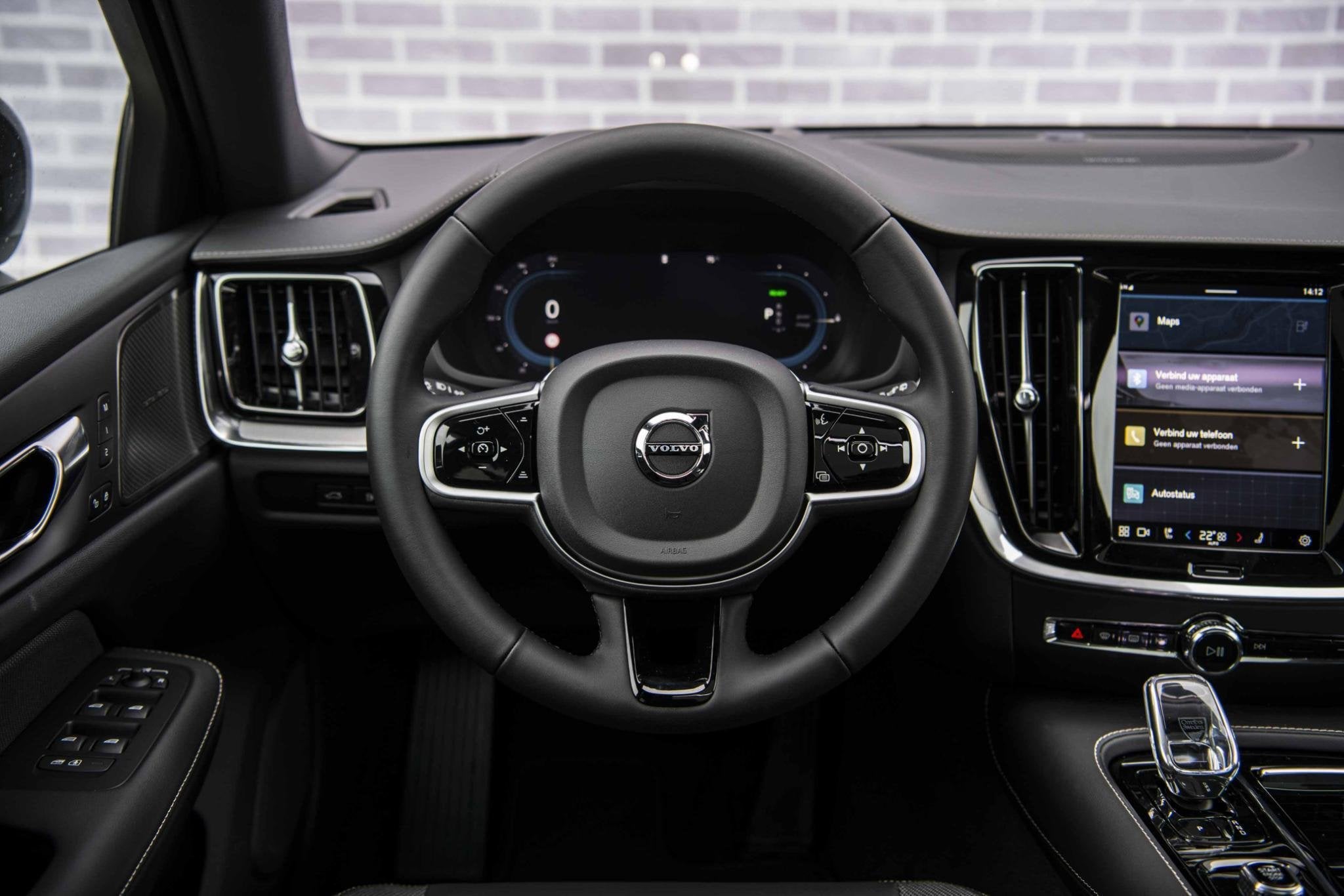 Volvo V60 T6 Plug-in hybrid AWD Ultra Dark | Google | Long R, Auto's, Volvo, Automaat, Stof, Gebruikt, Euro 6