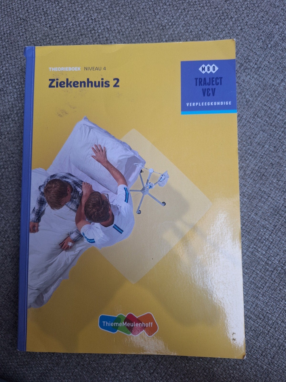 Boek Ziekenhuis 2, Ophalen, Zo goed als nieuw, Overige niveaus, Overige vakken