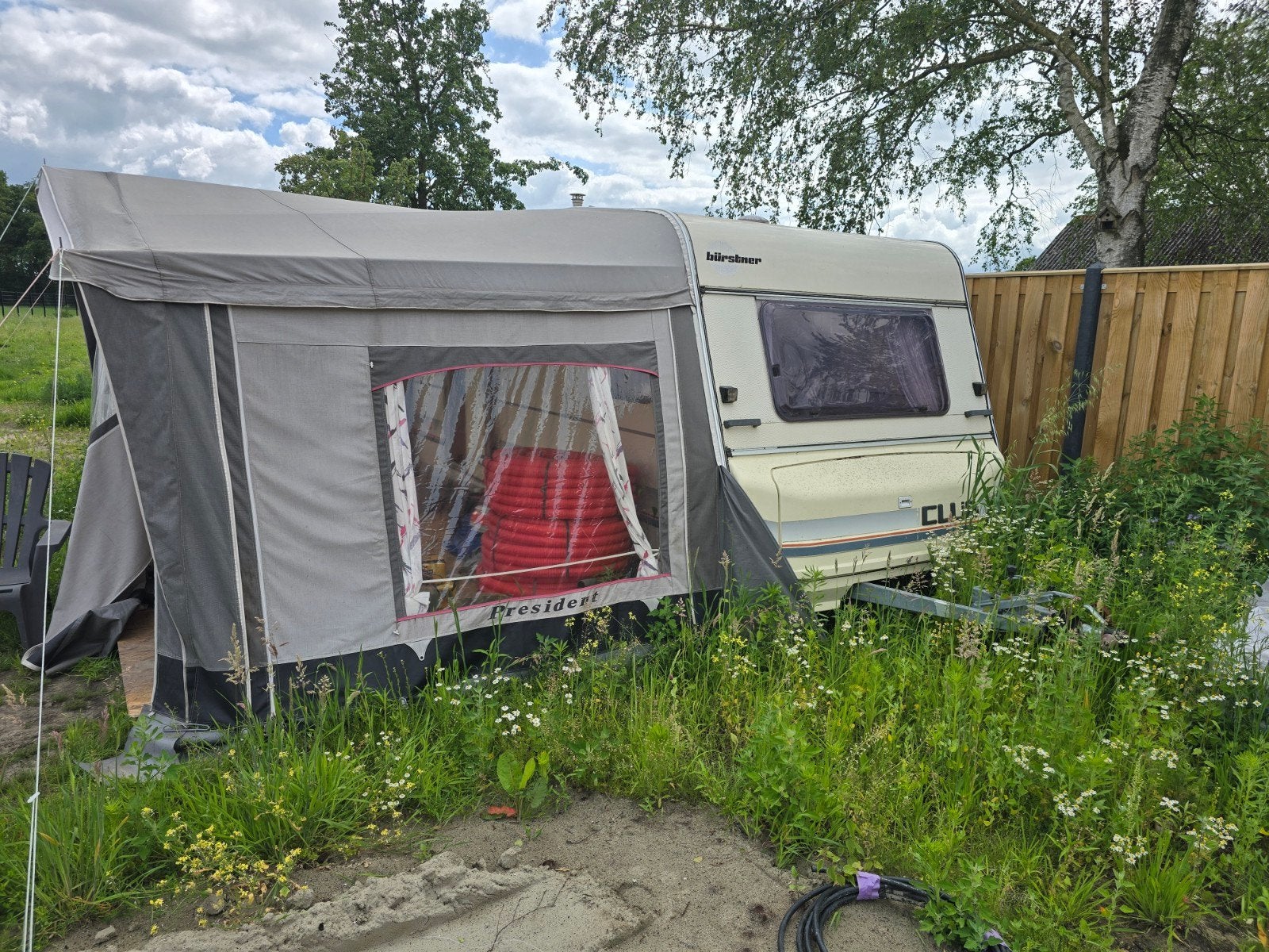 Bürstner 4308 caravan 4,5 meter, Ophalen, Gebruikt, Overige typen, 3 ramen of meer
