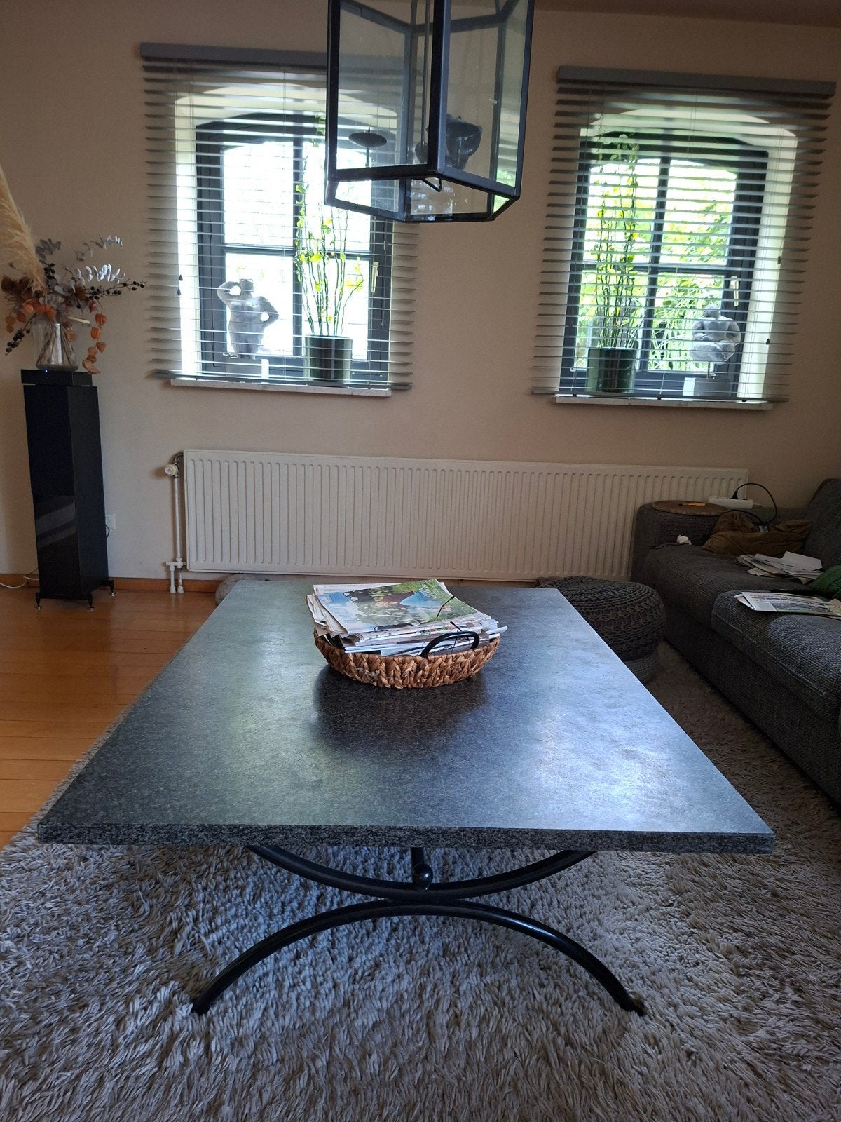 Salontafel van graniet en metaal, Overige materialen, Ophalen of Verzenden, Zo goed als nieuw, Rechthoekig