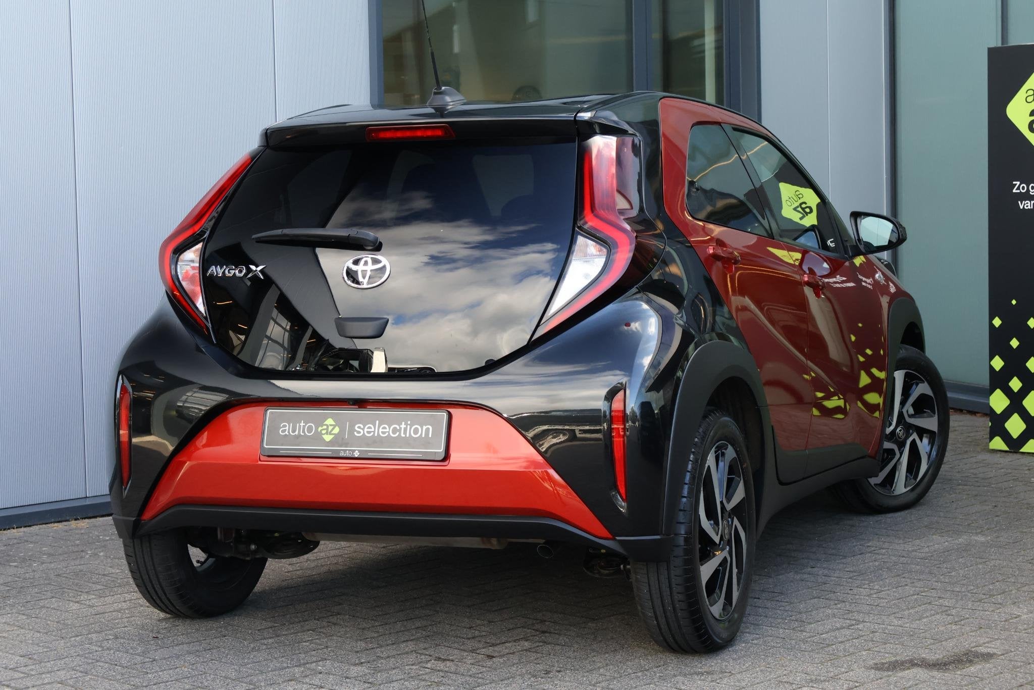 Toyota Aygo X 1.0 VVT-i MT Play / Camera / Carplay / DAB / A, Stof, Gebruikt, 4 stoelen, 3 cilinders