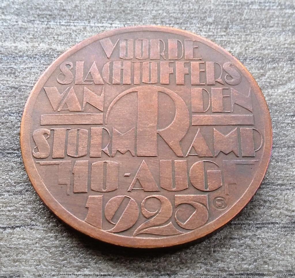 1925 Penning Stormramp Borculo Ontwerp Chris van der Hoef, Ophalen of Verzenden, Brons, Nederland