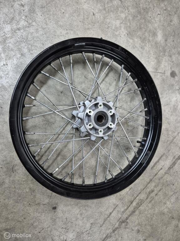 Voorwiel wiel velg spaakwiel 19 inch moto guzzi 10611-06 08, Gebruikt, Factorystore.service@ducati.com, Ophalen of Verzenden, Via Antonio Cavalieri Ducati, 74/5, 74/6, 40132 Bologna BO