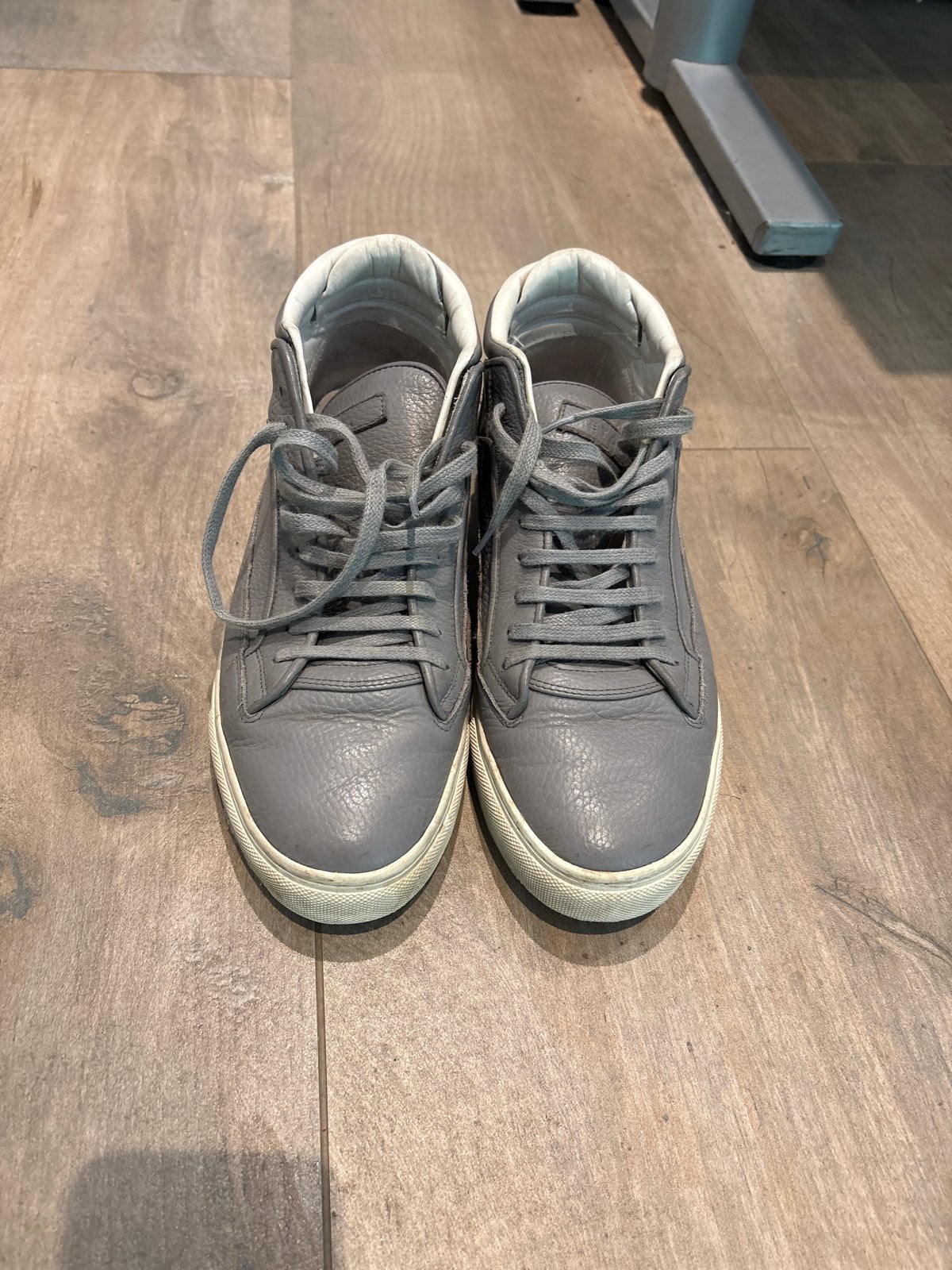 ETQ Schoenen - Stijlvolle grijze sneakers, Ophalen of Verzenden, Gedragen, Overige kleuren, Sneakers of Gympen