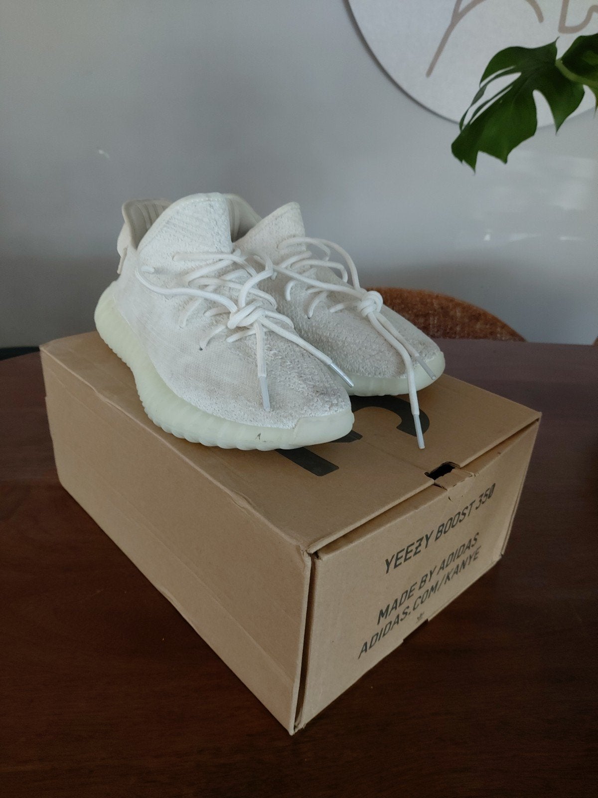 Yeezy boost 350 v2 wit, maat 42.5-42.⅓ Met de doos erbij, Ophalen of Verzenden, Gebruikt, Adidas, Jongetje of Meisje