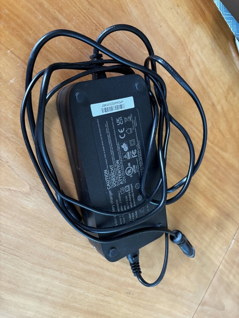 fatbike V8 oplader, Ophalen of Verzenden, Zo goed als nieuw