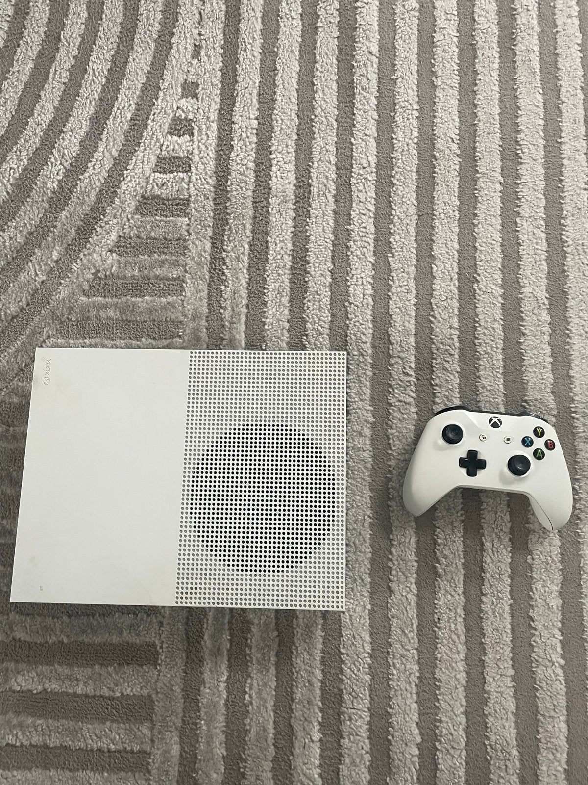 Xbox One S met 1 controller - Zo goed als nieuw, Spelcomputers en Games, Spelcomputers | Xbox One, Zo goed als nieuw, Xbox One S