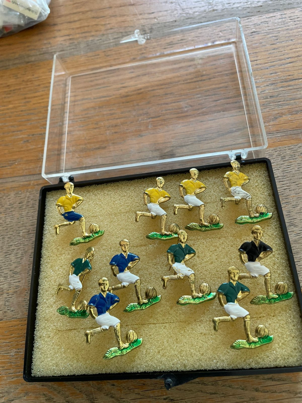 Voetbal speldjes en pins, Verzamelen, Ophalen of Verzenden, Zo goed als nieuw, Overige typen