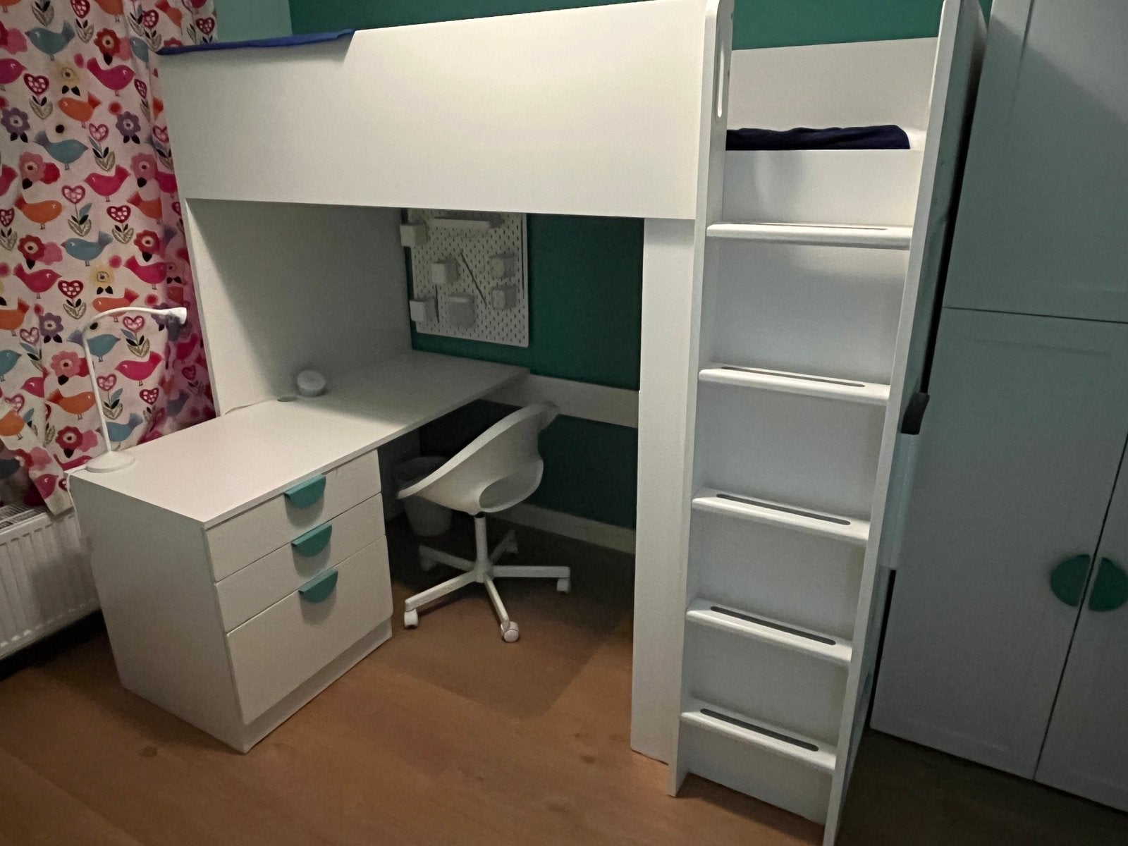 IKEA Smastad hoogslaper met bureau, stoel en opbergruimte, Ophalen, Zo goed als nieuw, Hoogslaper