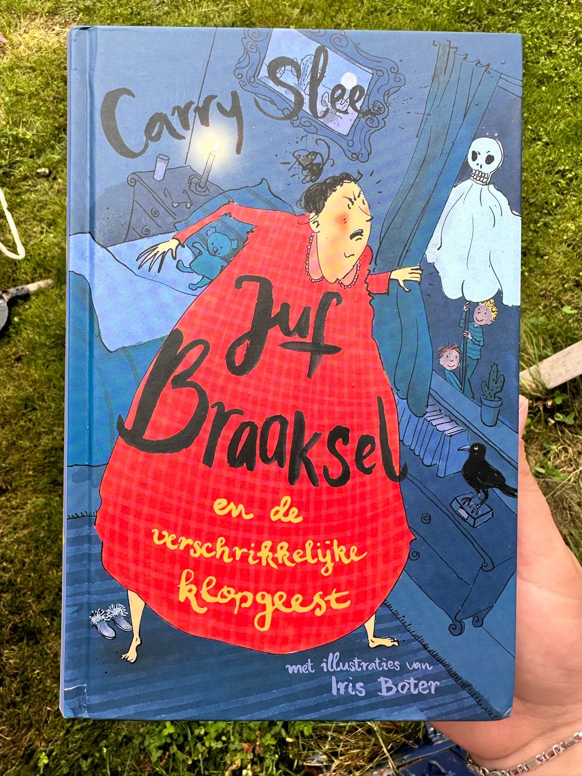 Carry Slee - Juf Braaksel en de verschrikkelijke klopgeest, Ophalen of Verzenden, Gelezen, Fictie algemeen