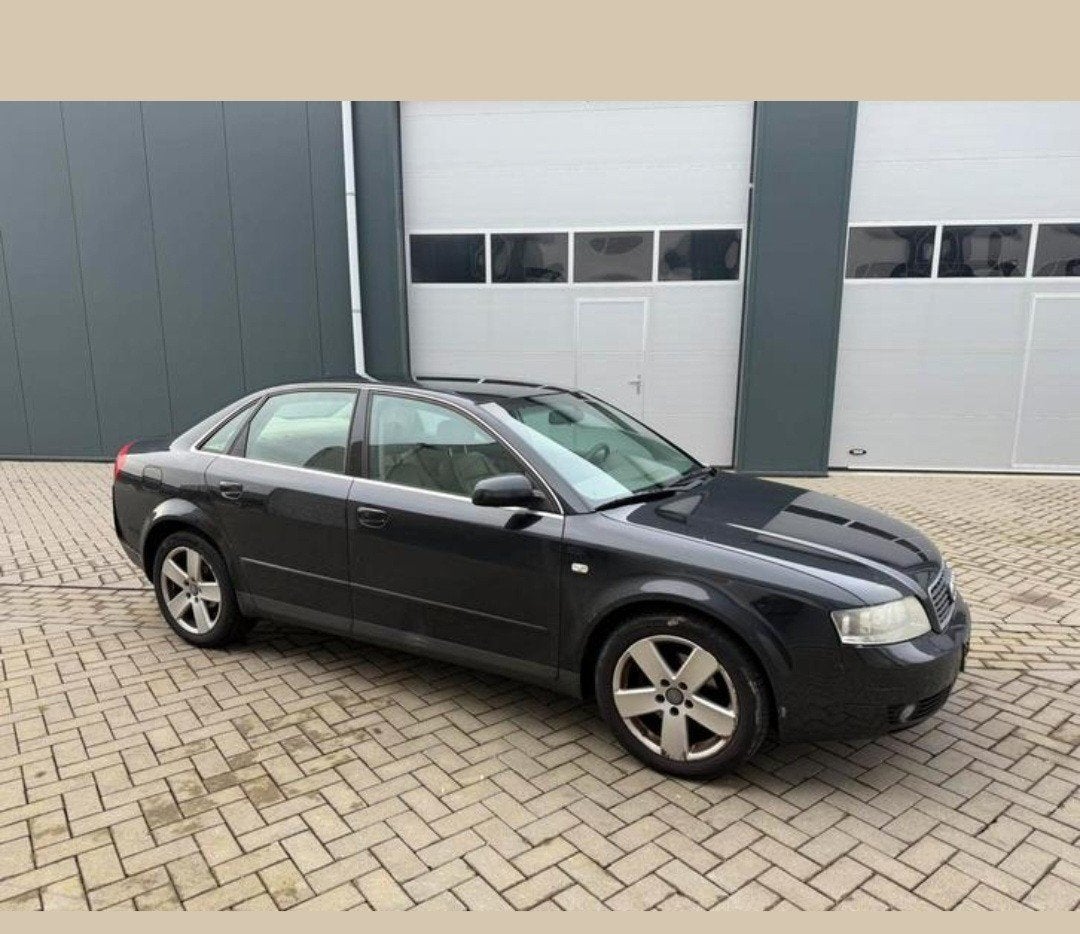 Audi A4 2.0 96KW 2002 Zwart, Auto's, Audi, Particulier, A4, Benzine, C, Sedan, Handgeschakeld, Origineel Nederlands, Zwart, Voorwielaandrijving