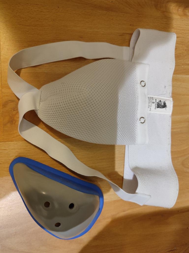 Vechtsport Kruisbeschermer / Tok (Maat S), Sport en Fitness, Overige, Vechtsportbescherming, Ophalen of Verzenden, Zo goed als nieuw