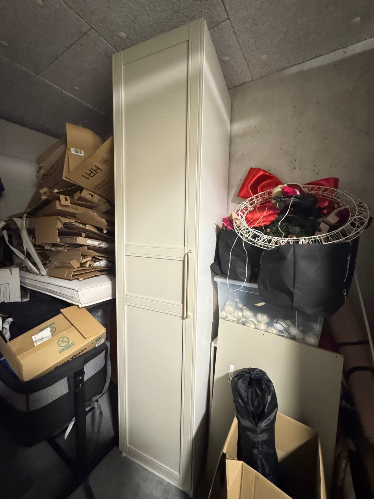 IKEA Pax kast met beige deur en goudkleurige greep, Ophalen, Gebruikt, 200 cm of meer, 50 tot 100 cm
