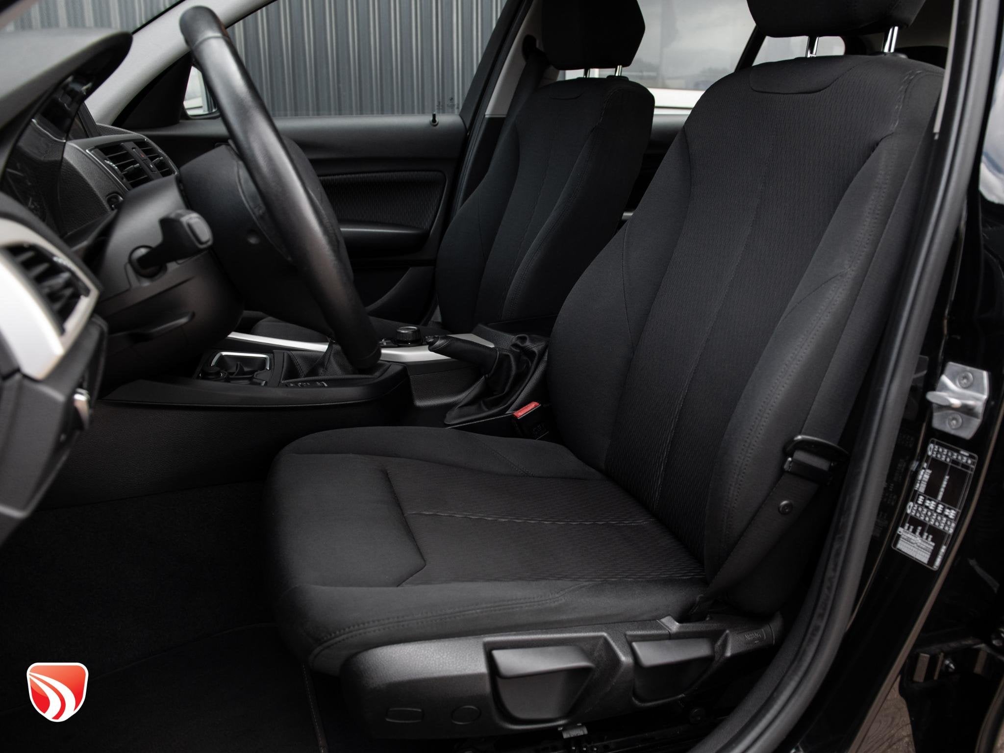 BMW 1-serie 118i 136pk | Clima | Stoelverwarming | Bluetooth, 1-Serie, Euro 6, Zwart, 19 km/l