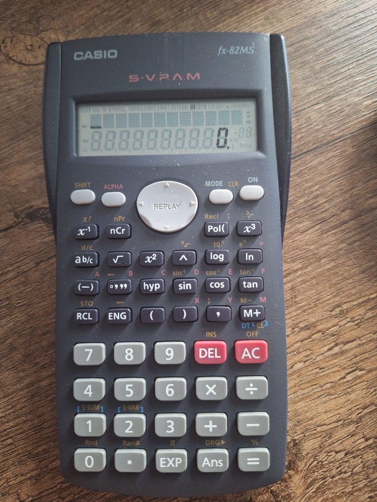 Rekenmachine Casio fx-82MS gebruikt, Ophalen of Verzenden, Gebruikt