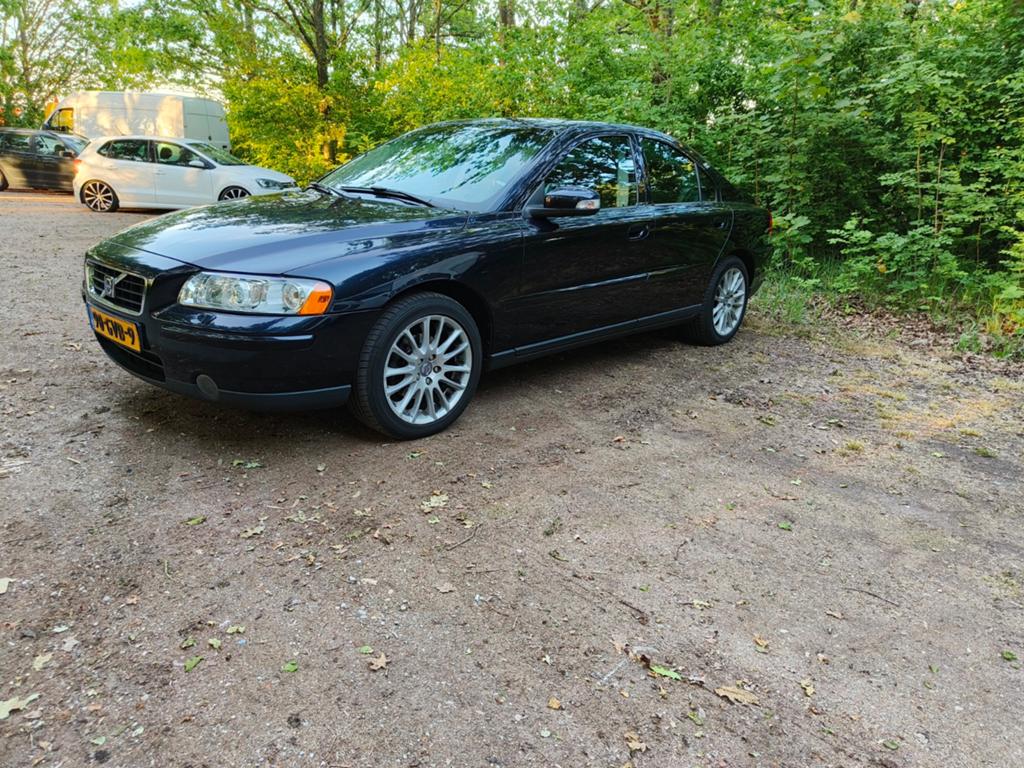Volvo S60 2.4 170PK AUT 2008 Blauw, Auto's, Blauw, S60, 75 €/maand, 2435 cc