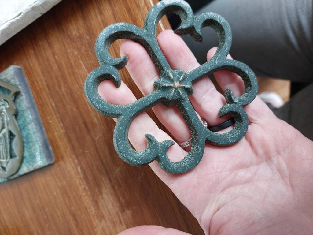 Decoratieve gietijzeren rozet / ornament (2 stuks), Ophalen of Verzenden