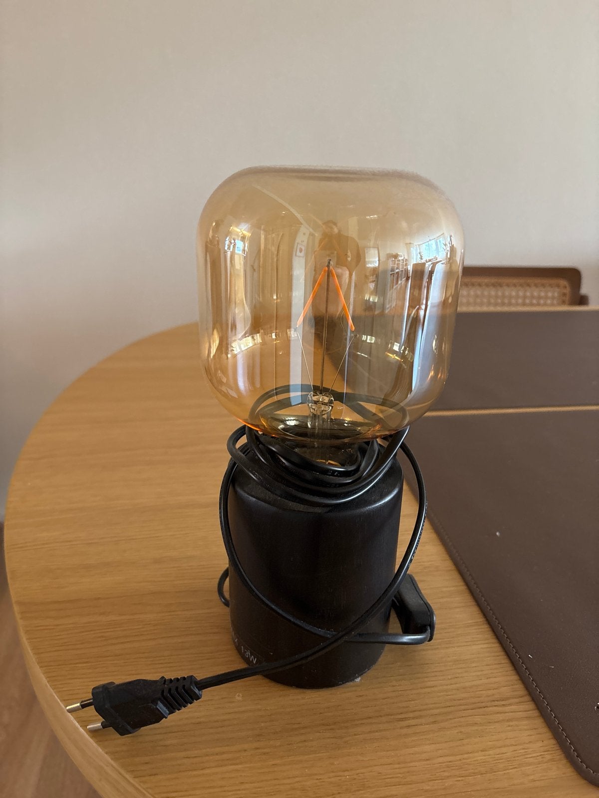 Moderne tafellamp met gloeilamp, Ophalen, Overige merken, E27 (groot), Zwart