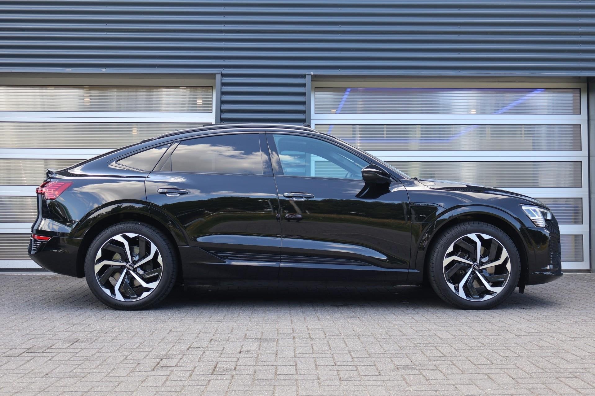 Audi Q8 Sportback e-tron 50 340pk quattro S Edition | Trekha, Auto's, Automaat, 12 maanden, Zwart, 95 kWh