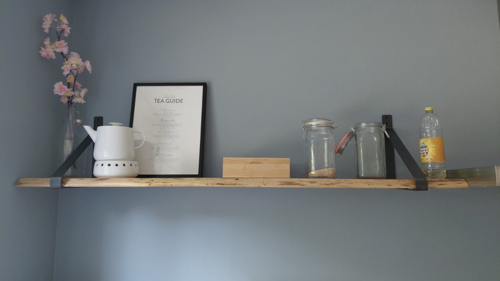Houten plank met ophangbeugels, Ophalen, Gebruikt