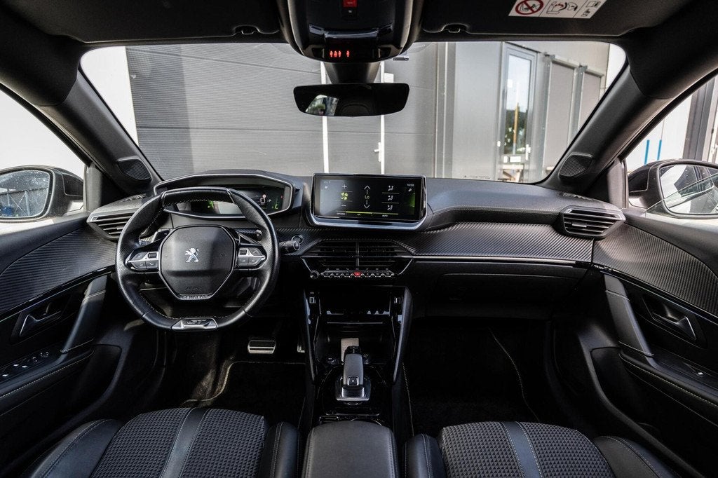 Peugeot 208 1.2 PureTech GT Carplay|360 Cam|Navi|LED|Vol!, 101 pk, Zwart, 1199 cc, Bedrijf