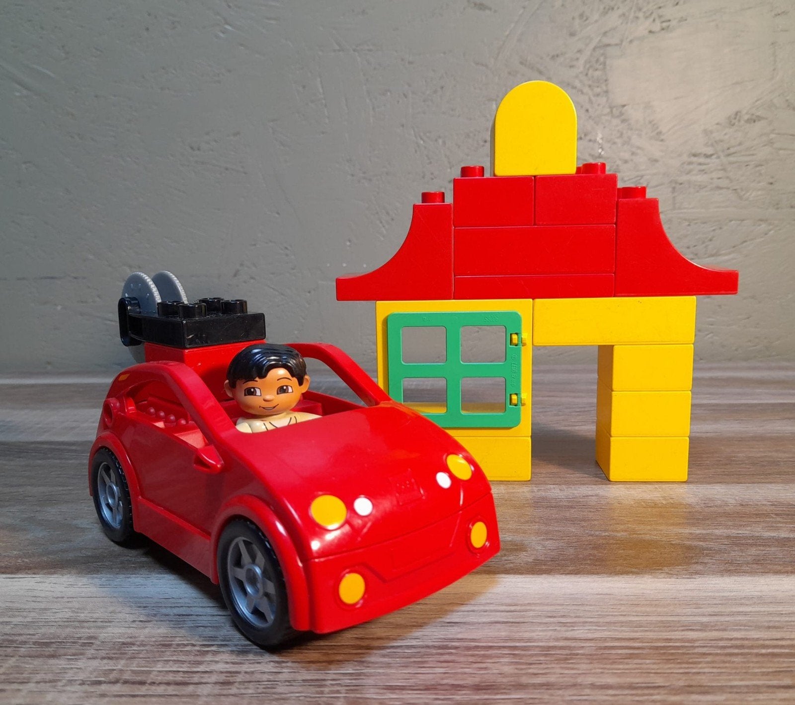 DSC 11 grote Duplo auto met monteur en huisje, Ophalen of Verzenden, Gebruikt, Inclusief minifiguren, Complete set