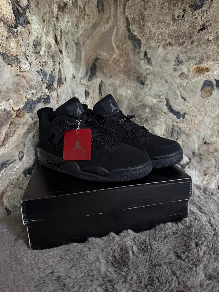 Jordan 4 black cats, Ophalen of Verzenden, Zo goed als nieuw, Zwart