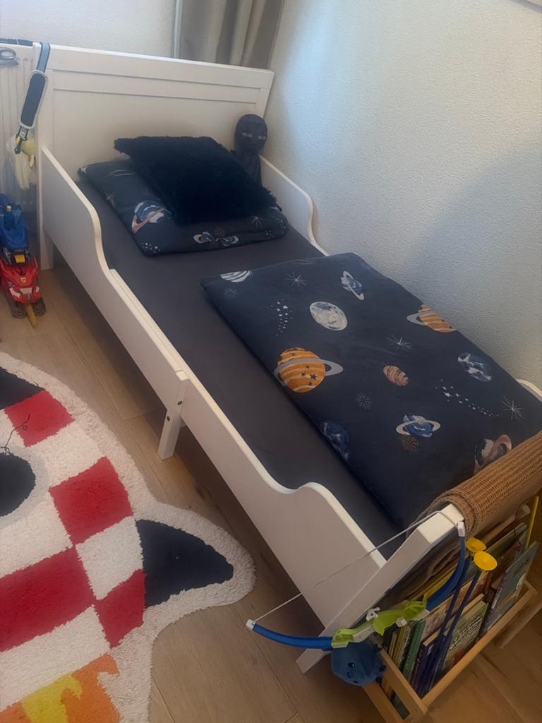 Wit kinderbedje met lattenbodem, Ophalen, Gebruikt, Eenpersoons, Wit