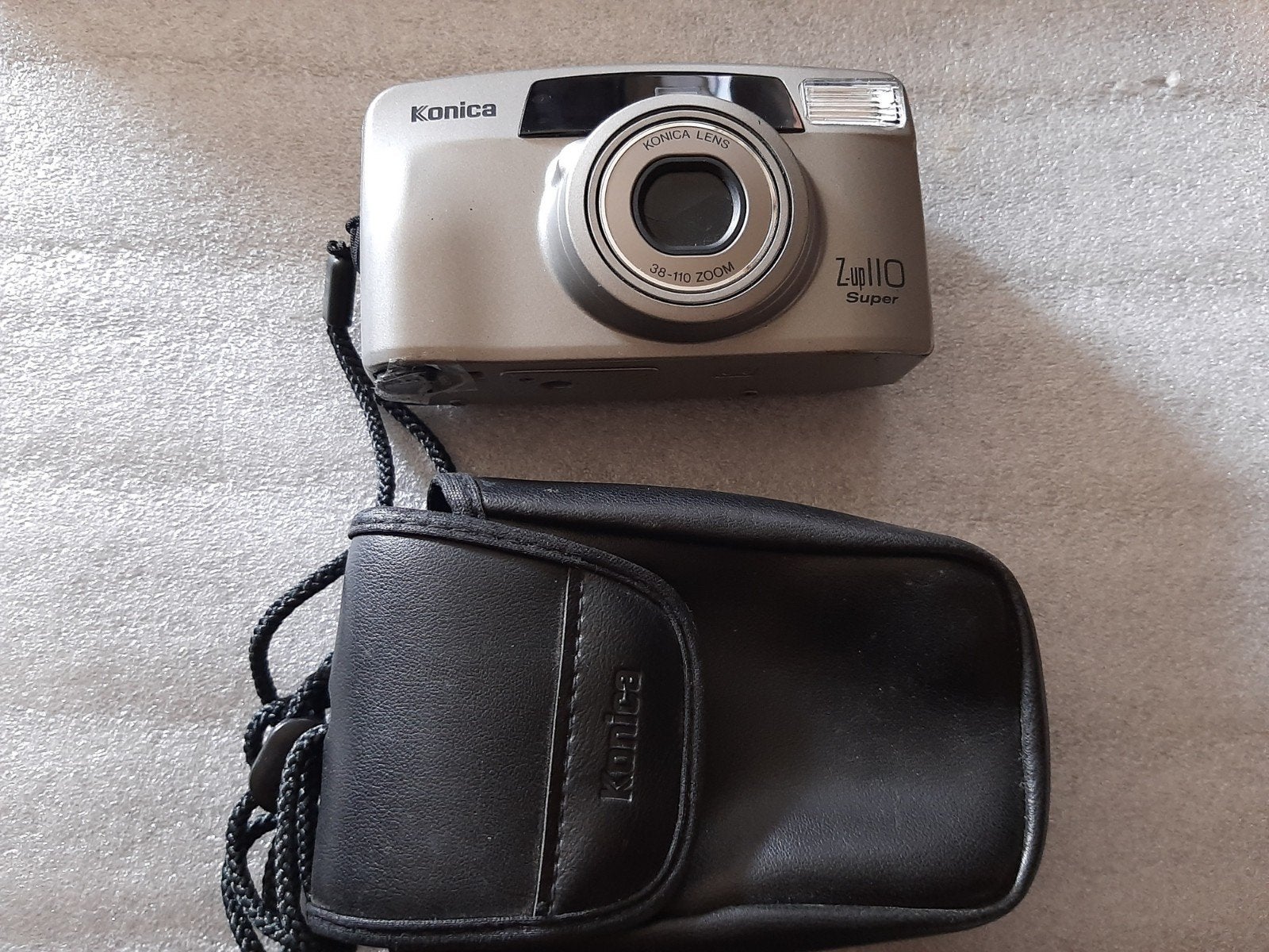 Konica Z-up 110 Super Compact Camera met Tasje, Ophalen of Verzenden