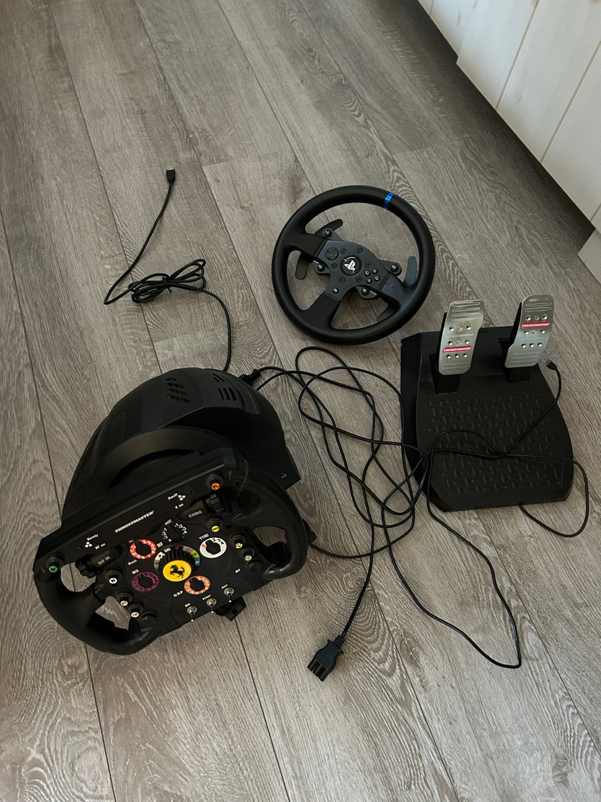 Thrustmaster T300RS GT Edition met Ferrari F1 Add-on, Ophalen of Verzenden, Gebruikt, Stuur of Pedalen, PlayStation 4