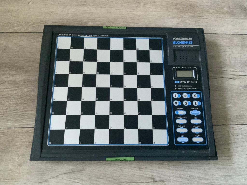 Saitek Kasparov Alchemist elektronische schaakcomputer, Hobby en Vrije tijd, Ophalen of Verzenden, Zo goed als nieuw