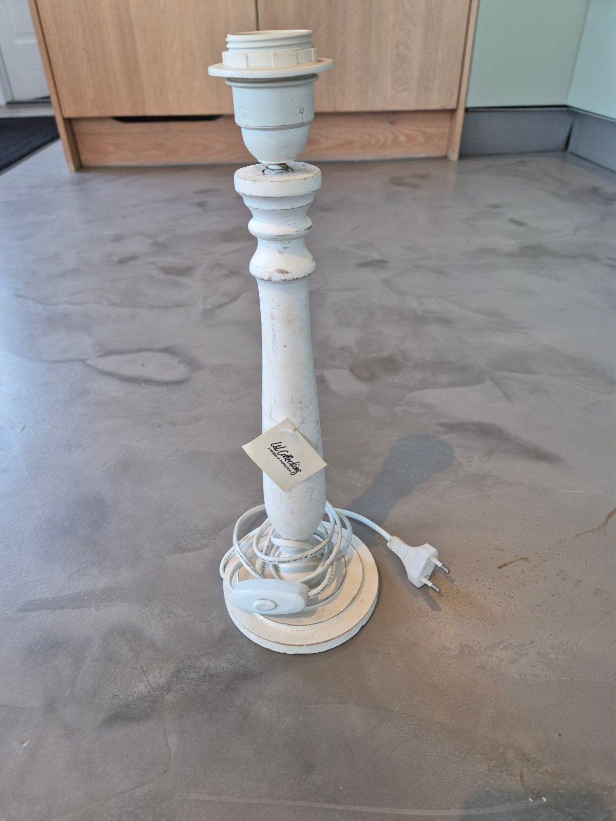 Witte lampvoet met E27 fitting - 40 cm hoog, Huis en Inrichting, Ophalen, Zo goed als nieuw, Overige merken, E27 (groot)