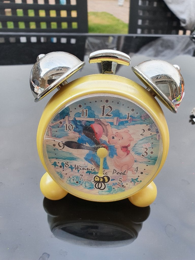 Winnie the Pooh wekker, Gebruikt, Overige merken, Geel, Ophalen of Verzenden