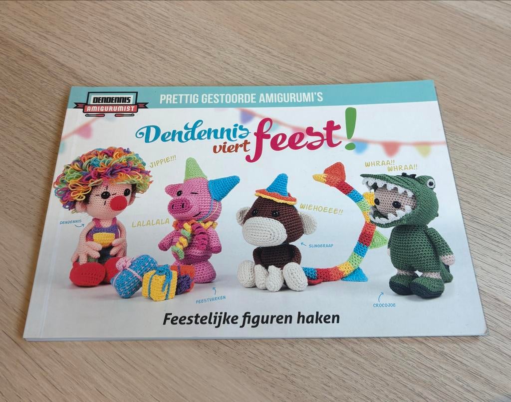 Dendennis viert feest! Feestelijke figuren haken, Ophalen, Zo goed als nieuw, Breien en Haken