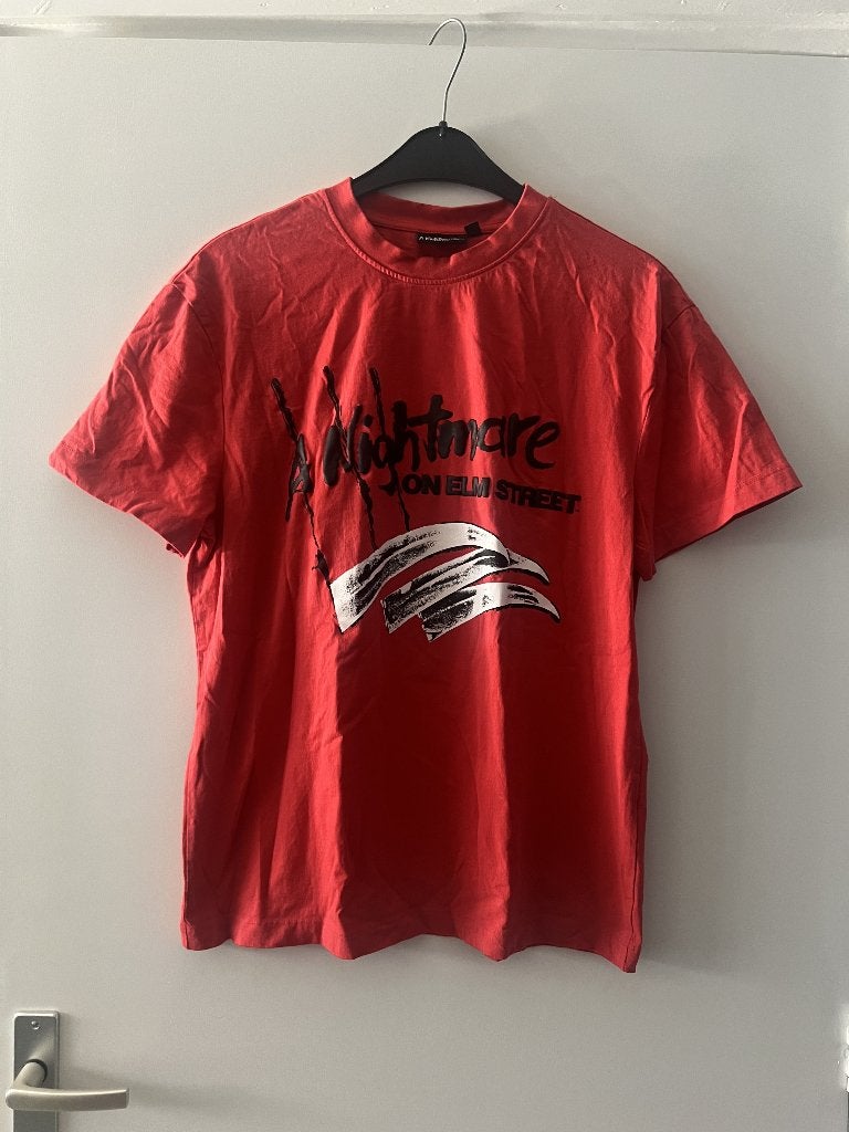 A Nightmare on elm Street shirt maat M, Kleding | Heren, T-shirts, Maat 48/50 (M), Ophalen of Verzenden, Zo goed als nieuw, Rood