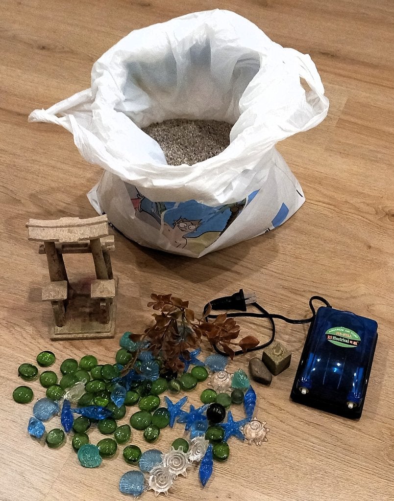 GRATIS - Groot Aquariumpakket (Grind, Luchtpomp & Decoratie), Ophalen, Gebruikt, Decoratie