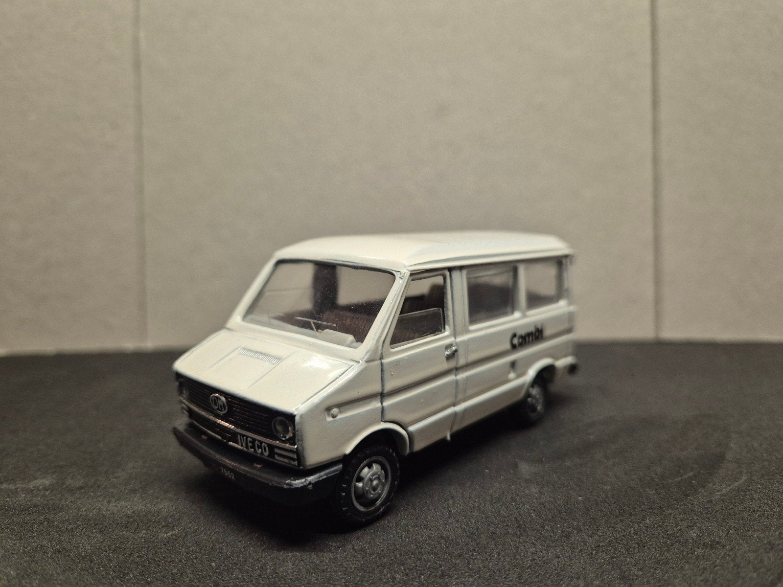 OM iveco daily bus van oldcars, Ophalen of Verzenden, Zo goed als nieuw, Bus of Vrachtwagen, Overige merken
