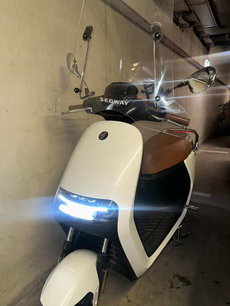 Segway Ninebot E125S 2024 – Opgevoerd + Windscherm, Ophalen, Zo goed als nieuw, Elektrisch, Overige merken