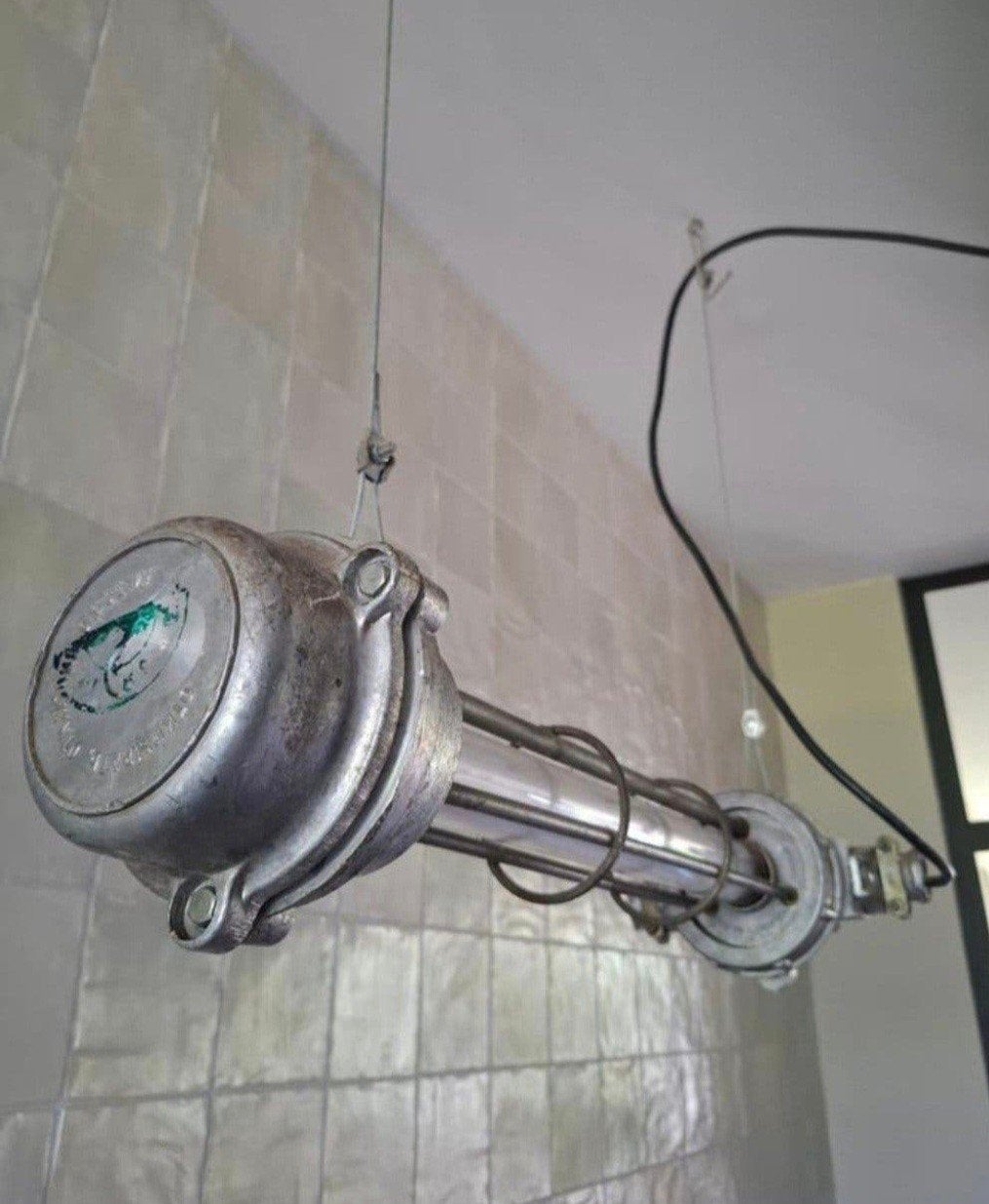 2 oude industriële ijzeren TL tube/kooilampen al omgebouwd, Ophalen, Gebruikt, Glas, Industrieel - robuust