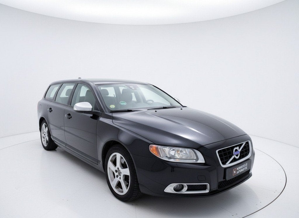 Volvo V70 2.0 D4 R-EDITION. AUT, STOELVW, TREKHAAK, Auto's, Euro 5, Gebruikt, 1984 cc, Diesel