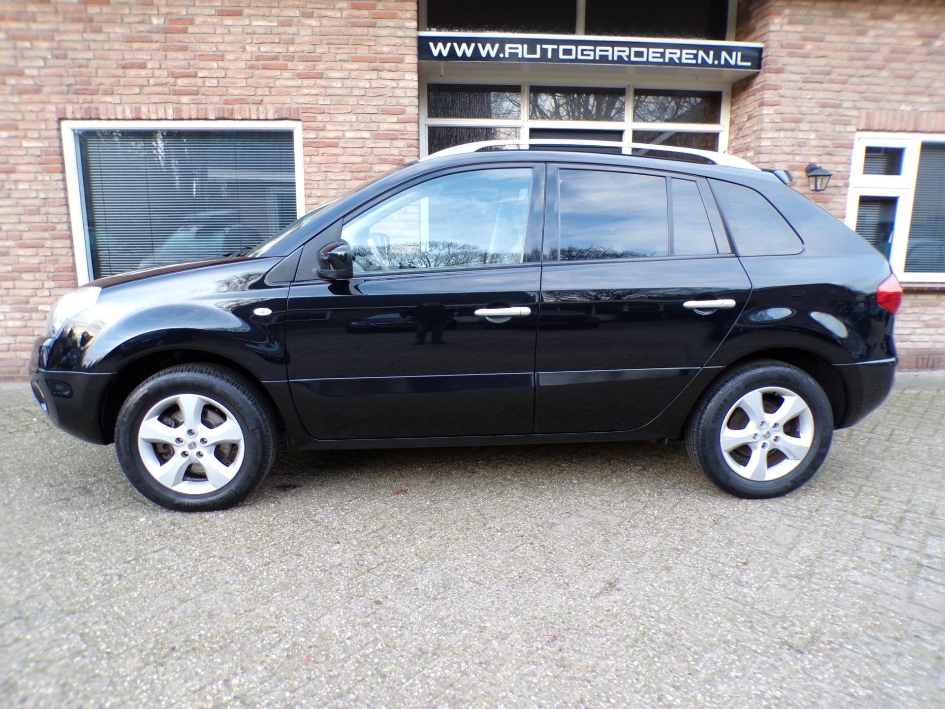 Renault Koleos 2.5 Dynamique Pack, Auto's, Voorwielaandrijving, Dealer onderhouden, Gebruikt, Beige