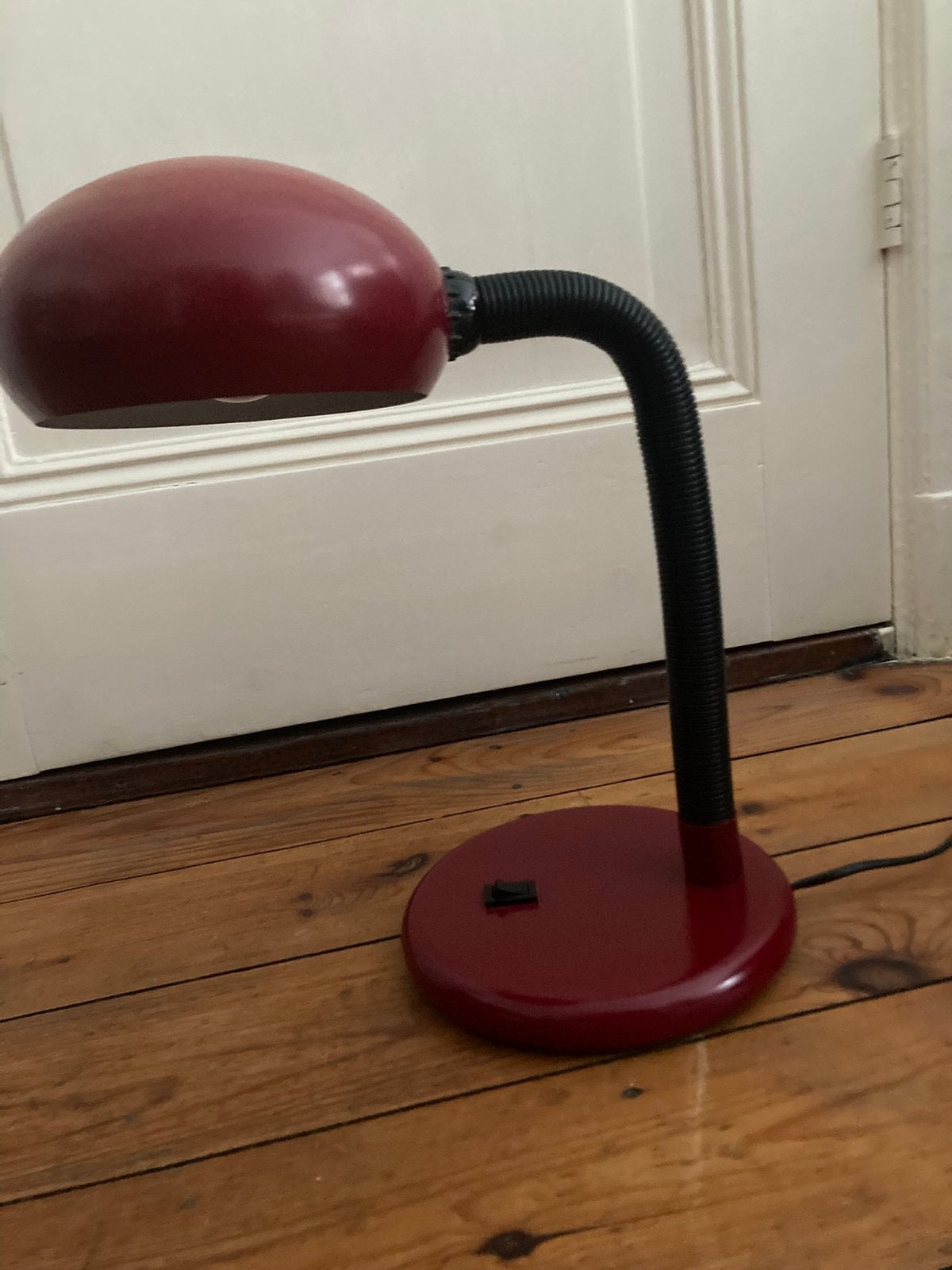 Vintage wijnrode bureaulamp, Huis en Inrichting, Lampen | Tafellampen, Bureaulamp, Gebruikt, Overige merken, Vintage